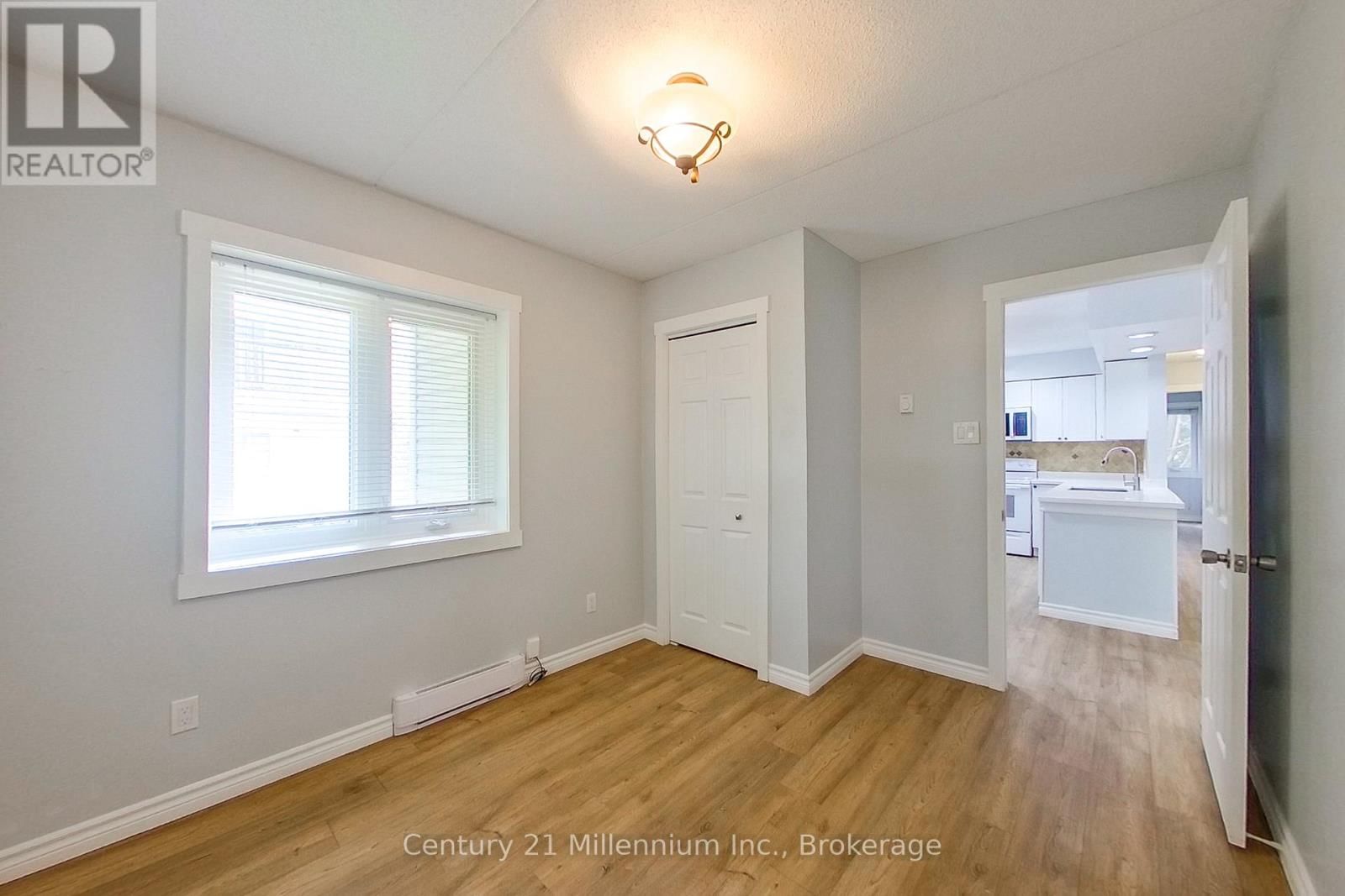 193 - 49 TROTT BOULEVARD Image 19