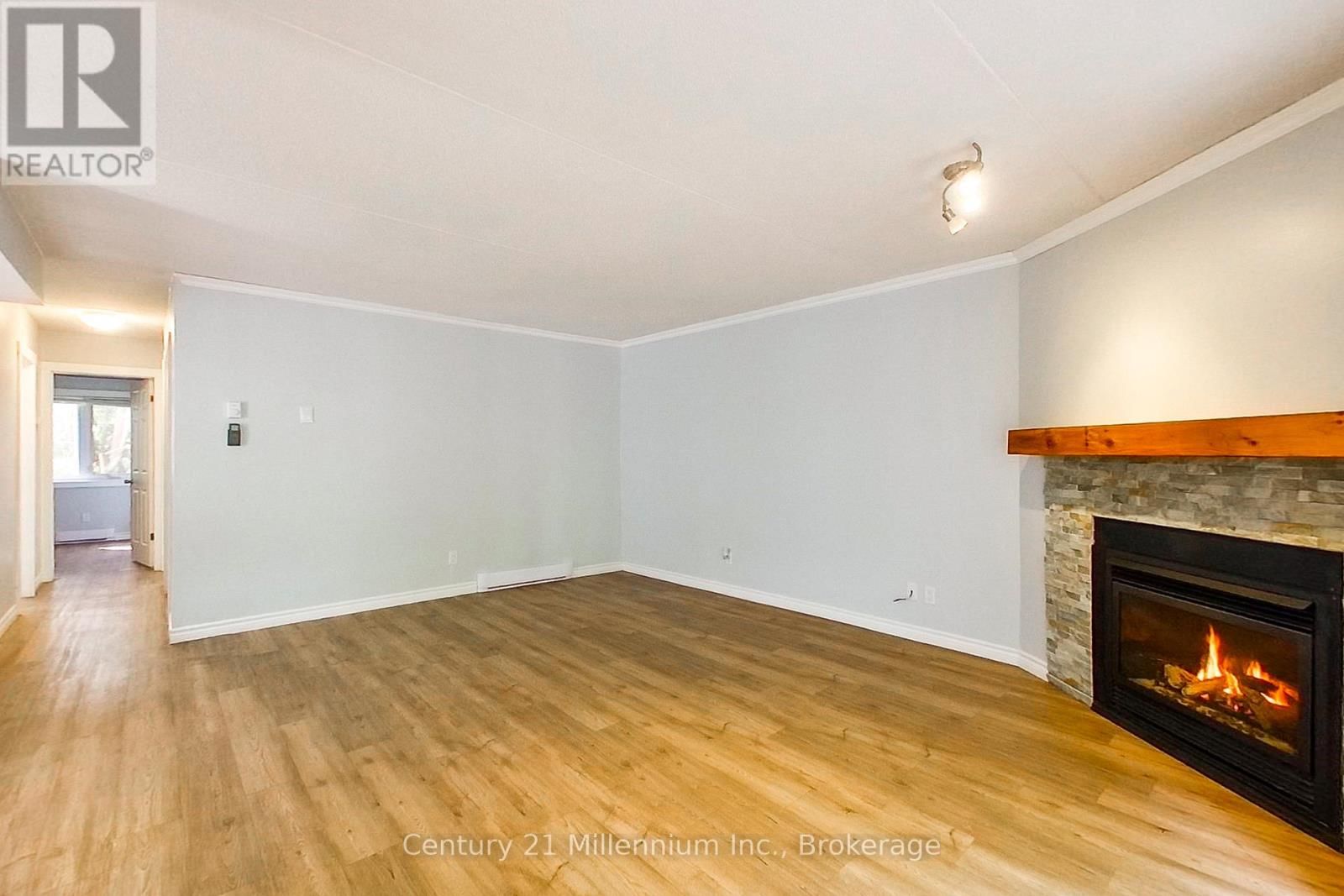 193 - 49 TROTT BOULEVARD Image 21