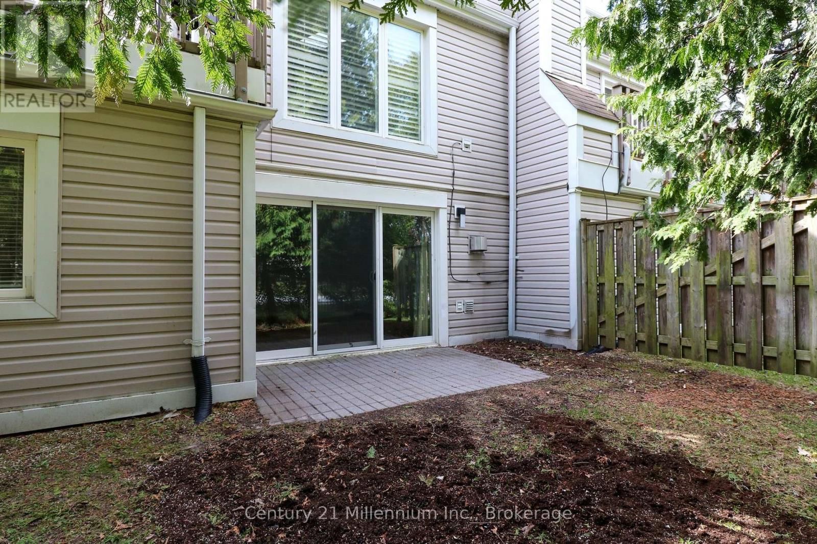 193 - 49 TROTT BOULEVARD Image 32