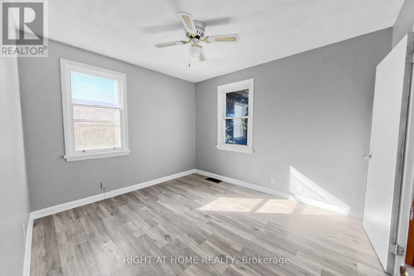 19 ALFRED STREET WEST Image 14