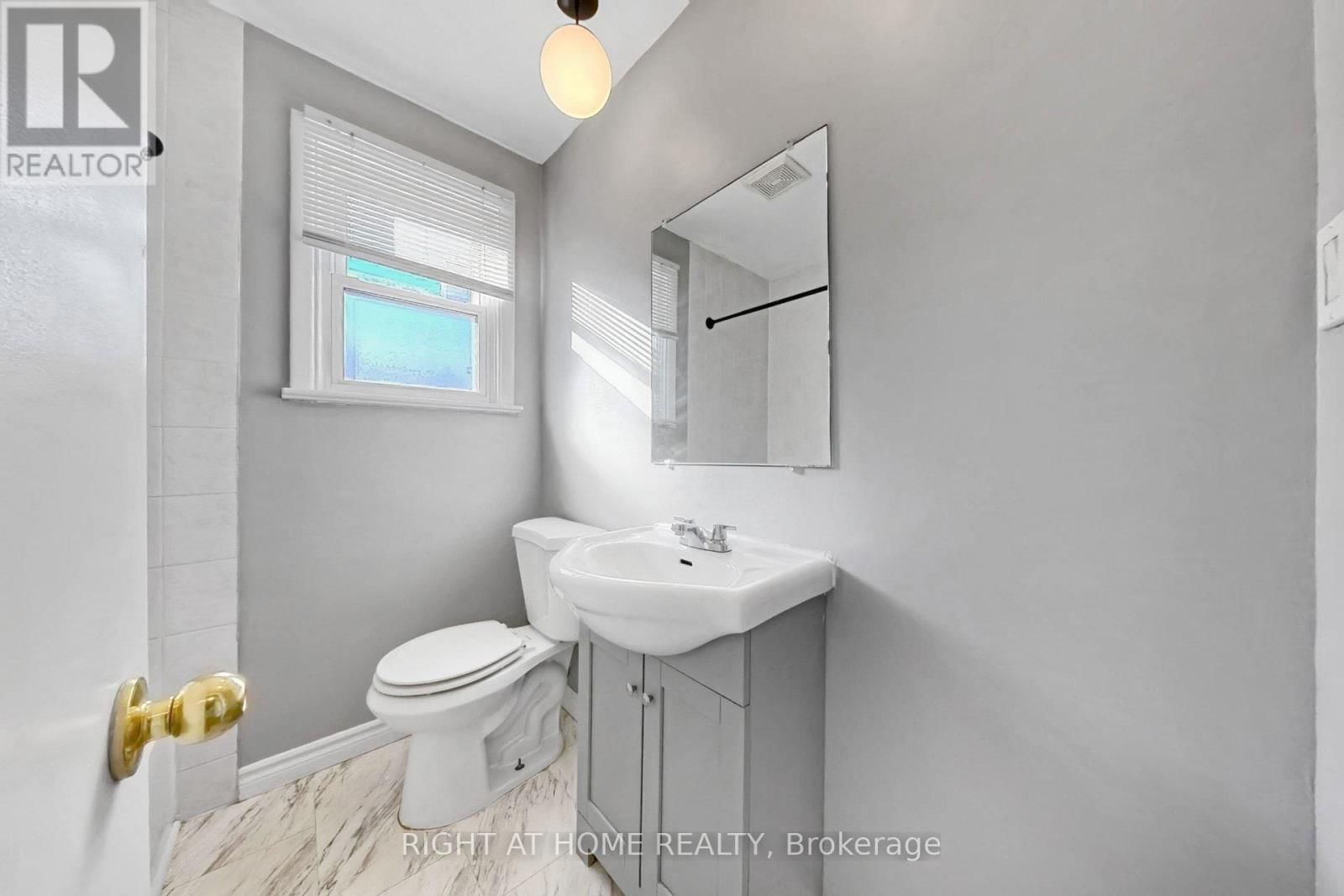 19 ALFRED STREET WEST Image 18