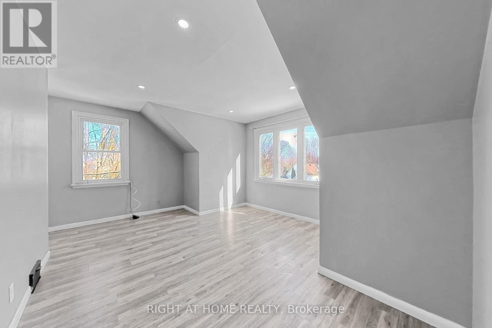 19 ALFRED STREET WEST Image 32