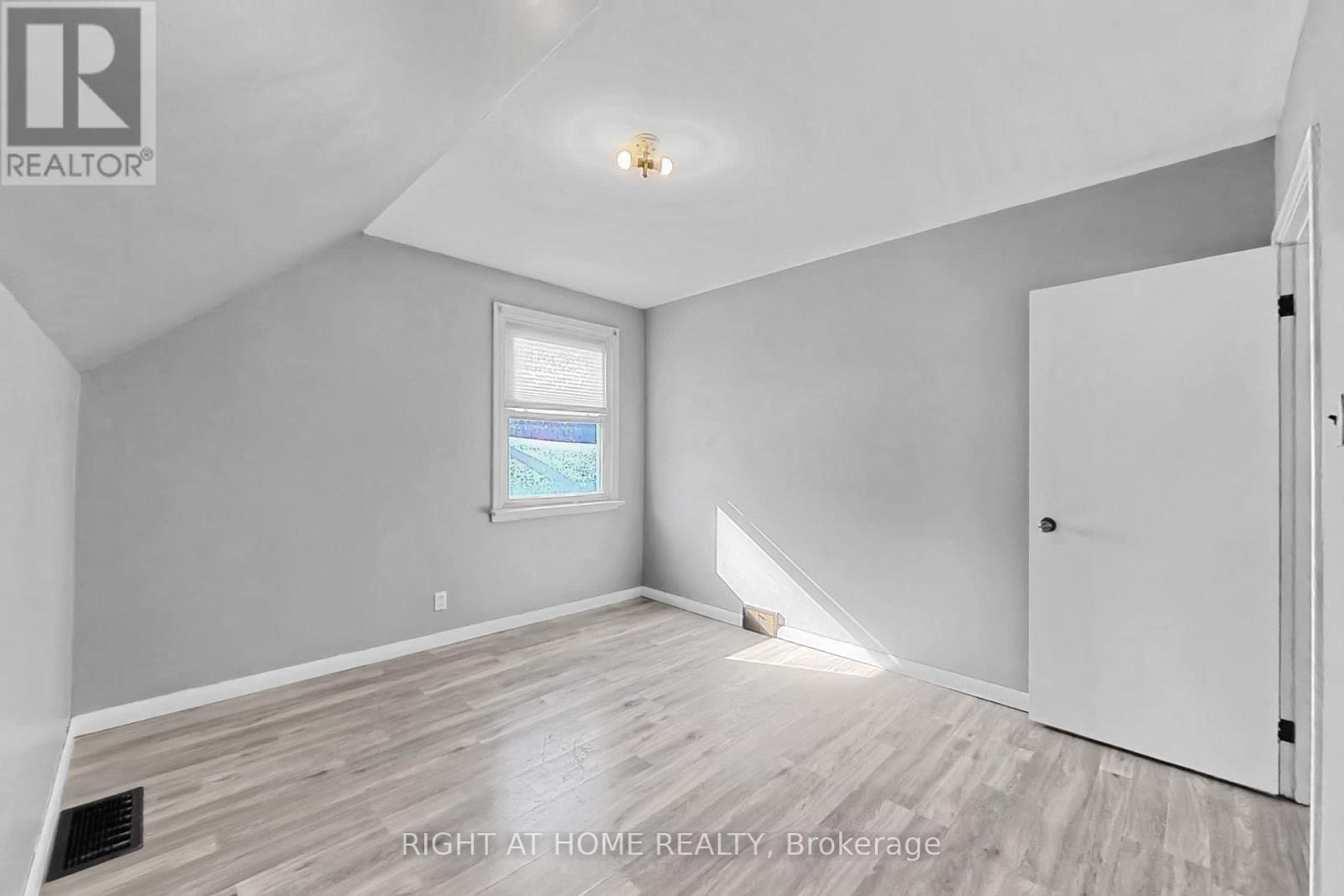 19 ALFRED STREET WEST Image 46