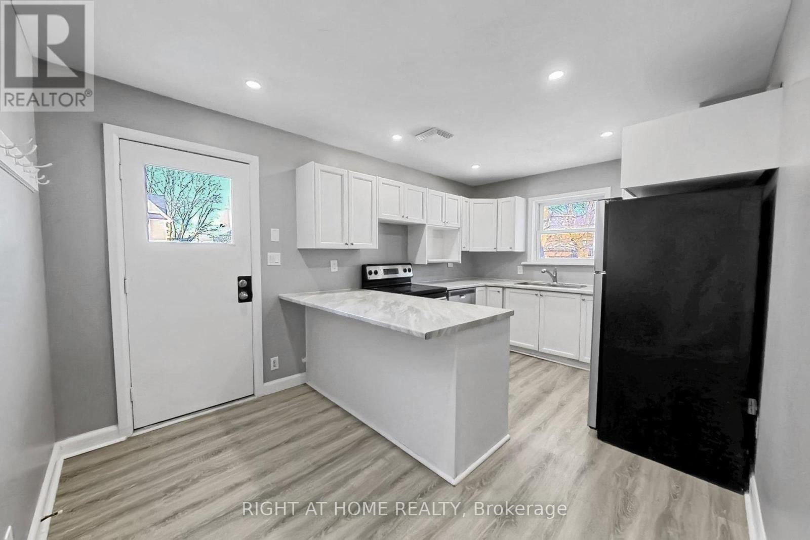 19 ALFRED STREET WEST Image 8