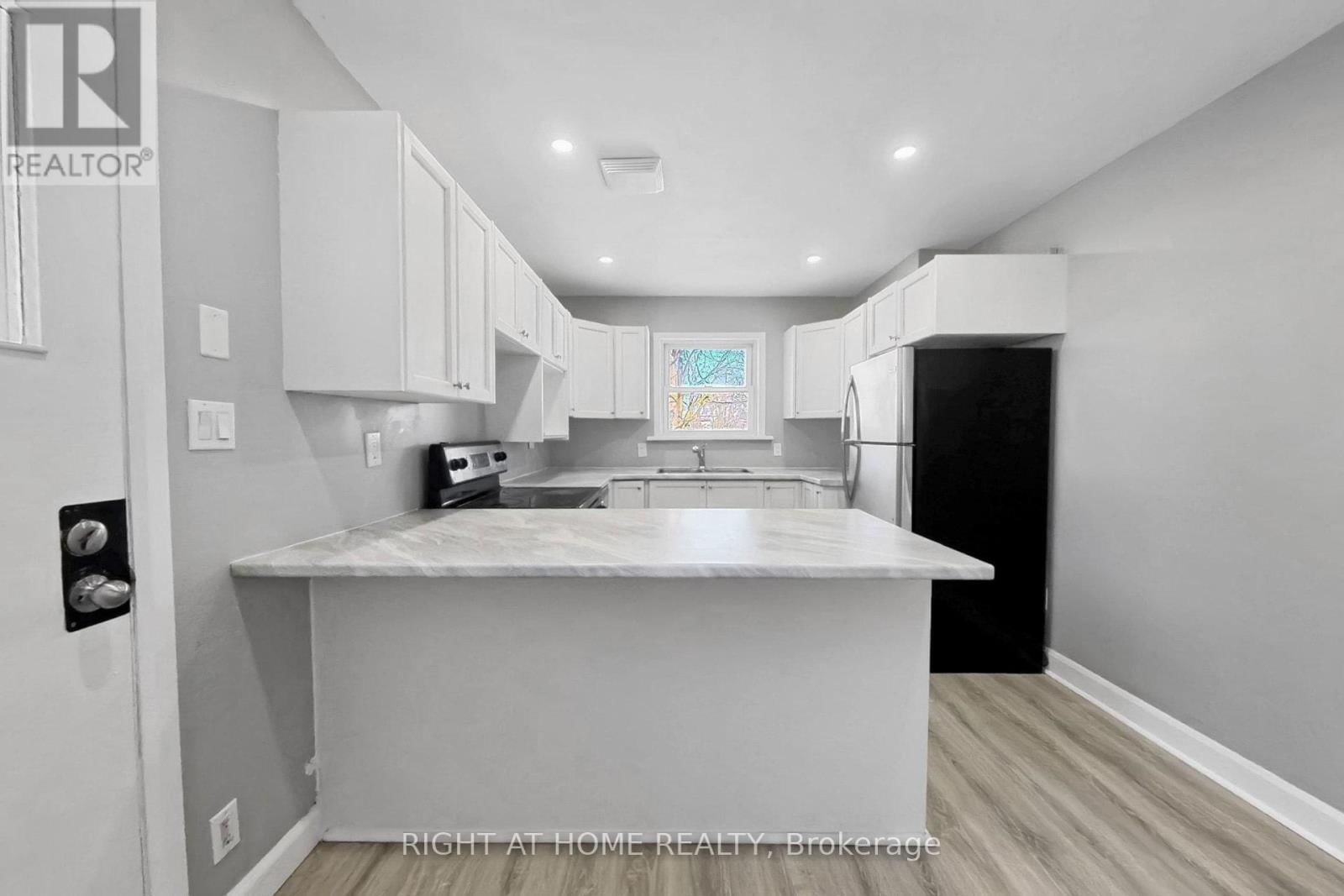 19 ALFRED STREET WEST Image 9