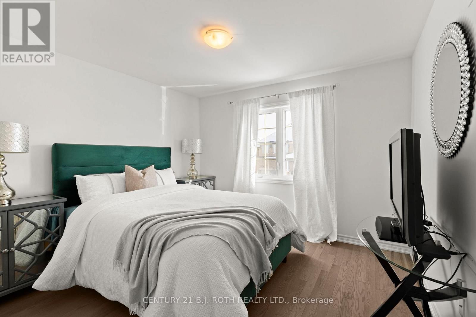 69 ALASKAN HEIGHTS Image 15