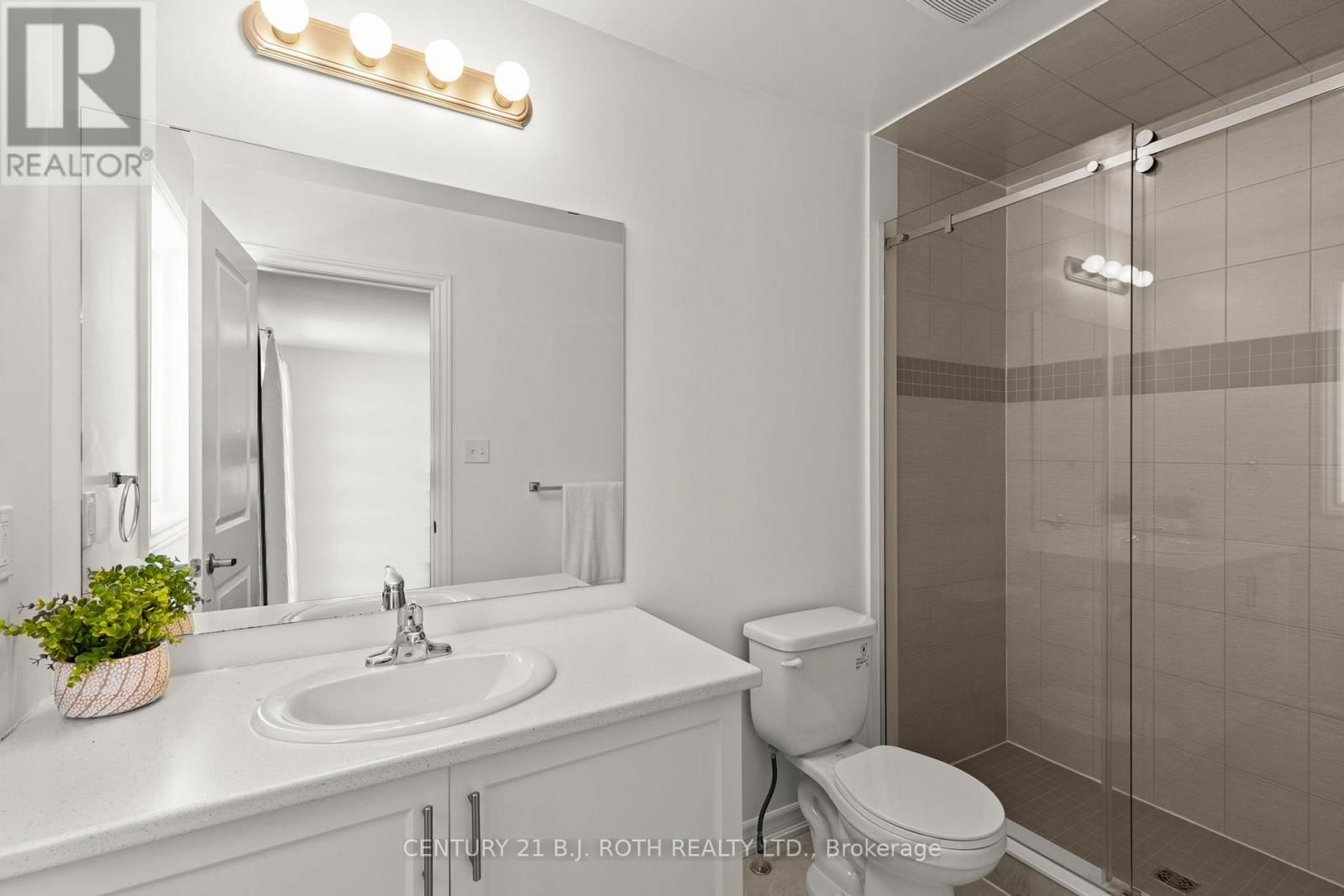 69 ALASKAN HEIGHTS Image 18