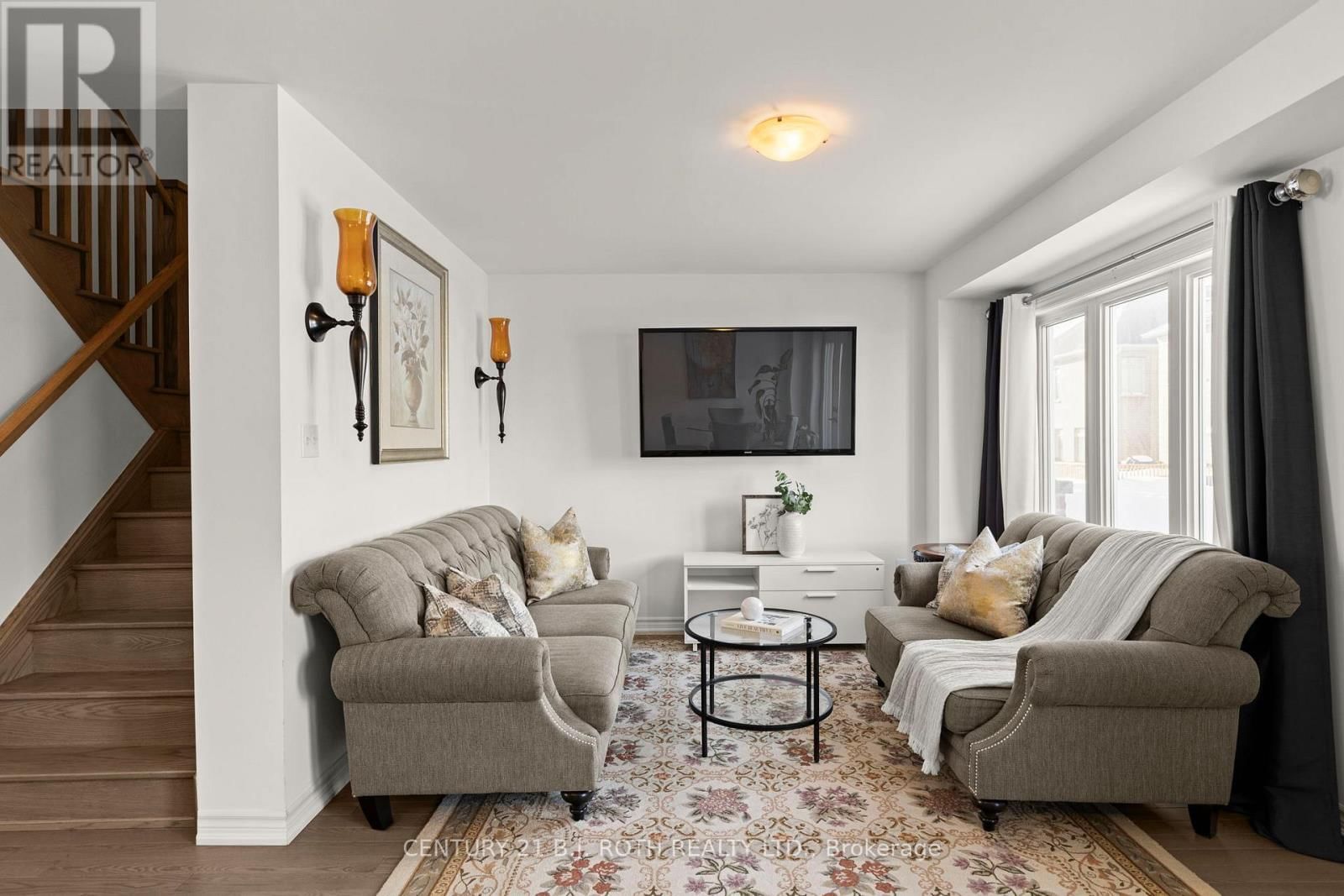 69 ALASKAN HEIGHTS Image 6