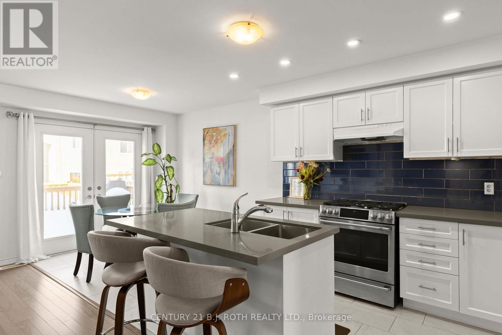 69 ALASKAN HEIGHTS Image 7