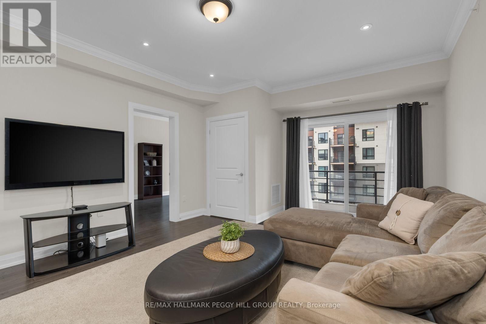 407 - 306 ESSA ROAD Image 3