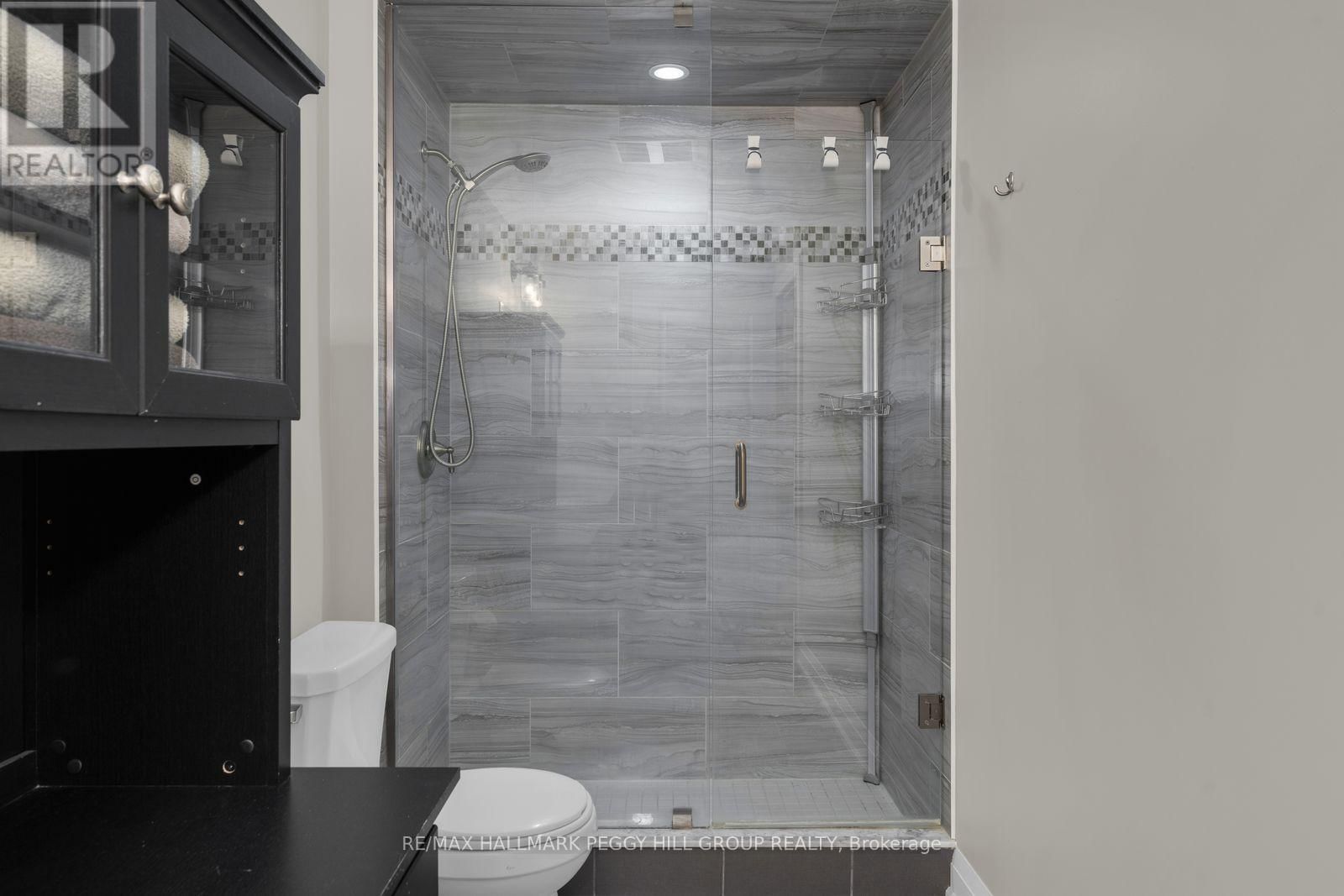 407 - 306 ESSA ROAD Image 9