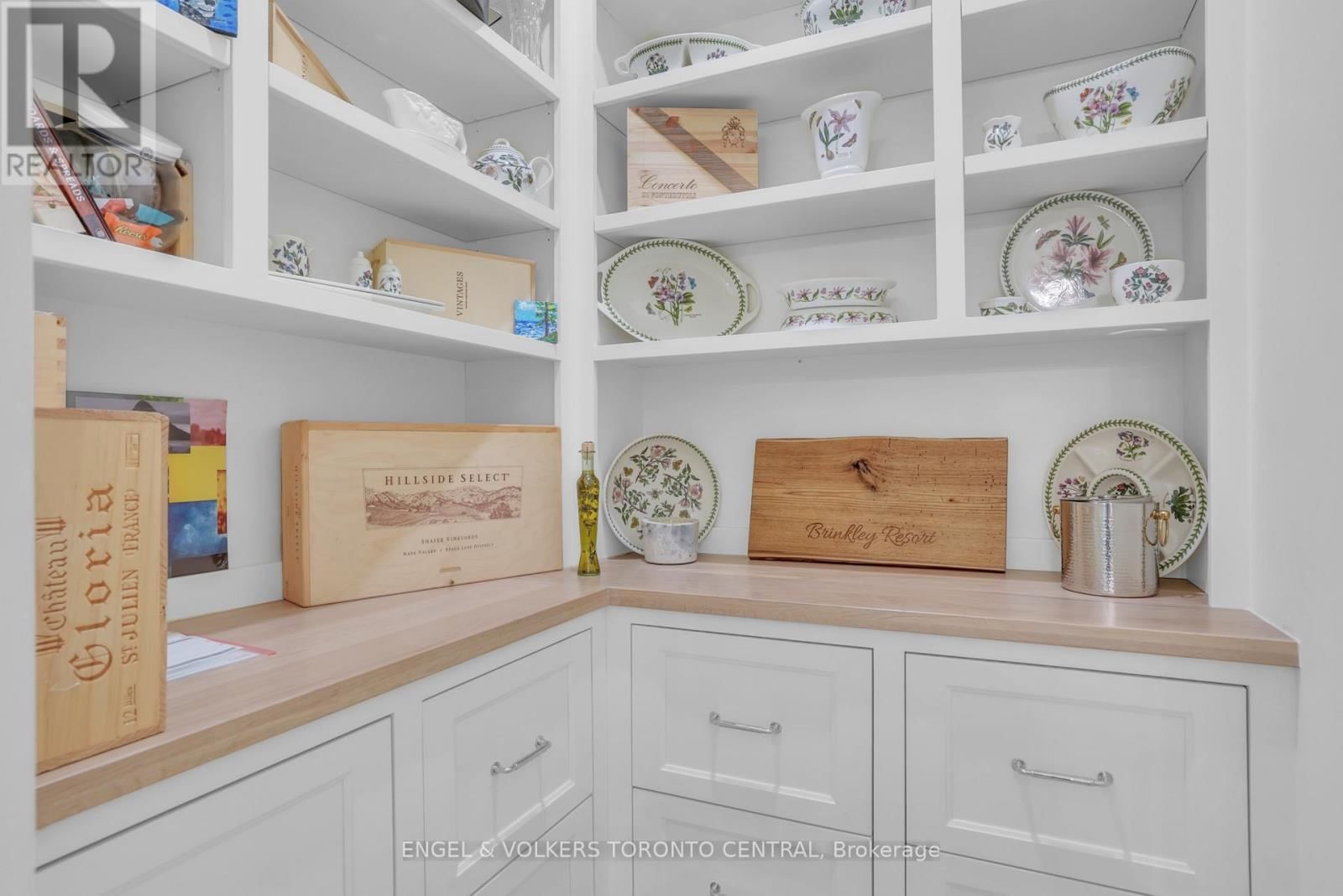 7 APTO COURT Image 10