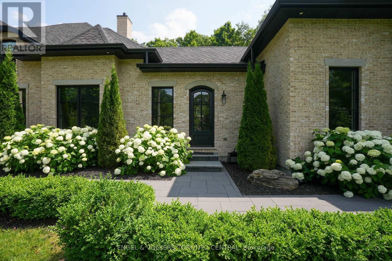 7 APTO COURT Image 3