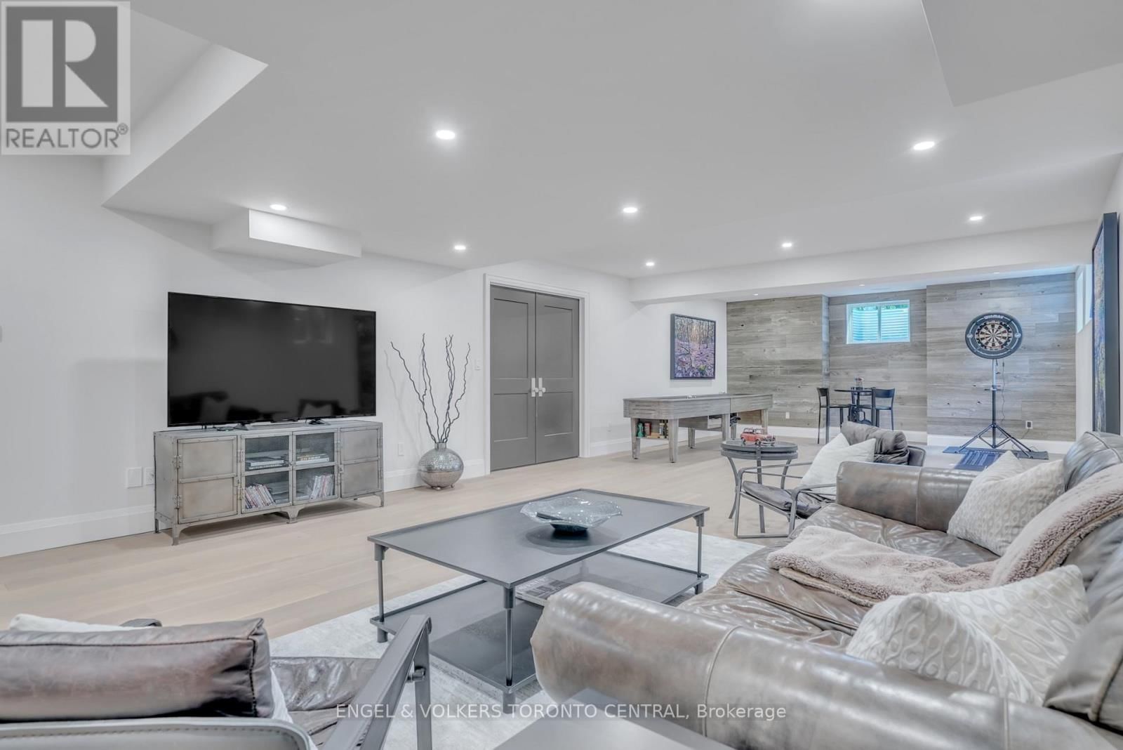 7 APTO COURT Image 31