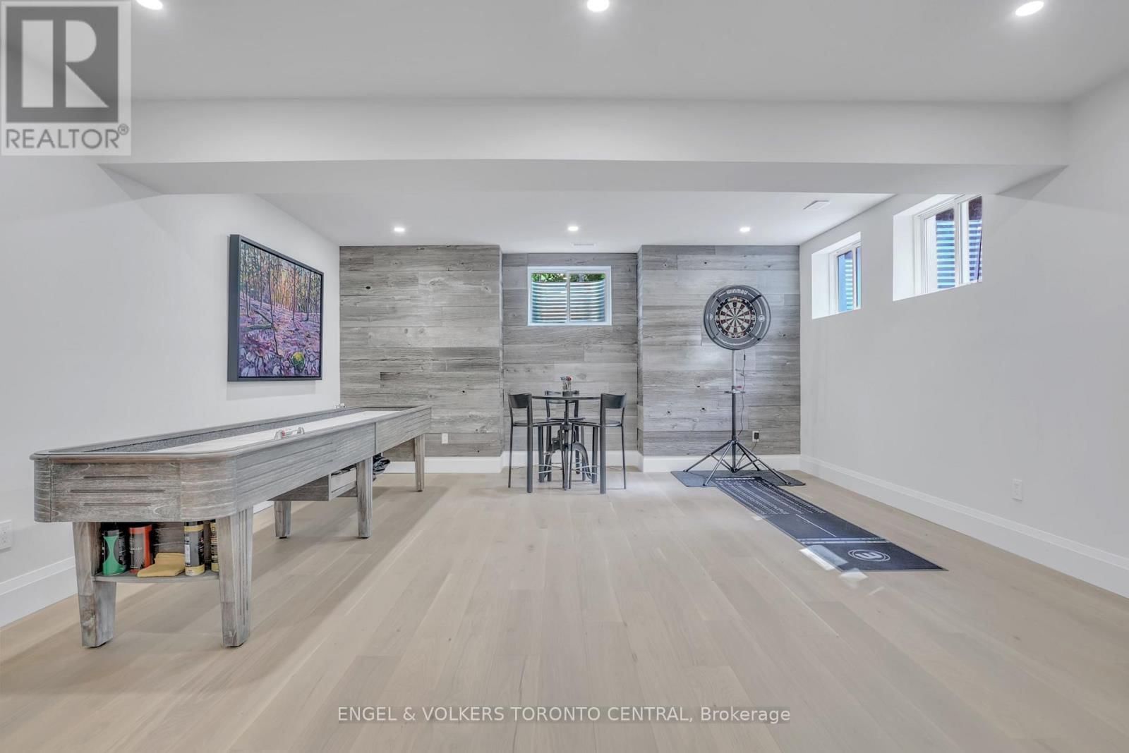 7 APTO COURT Image 33