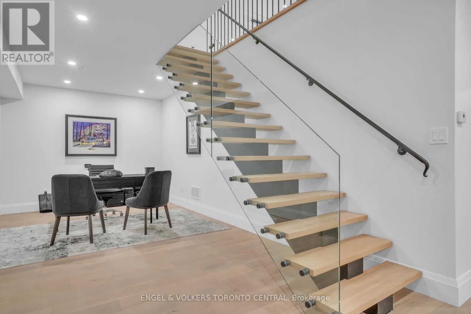 7 APTO COURT Image 35