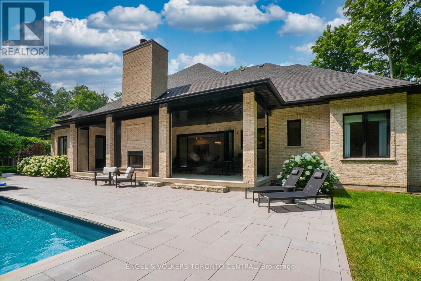 7 APTO COURT Image 38