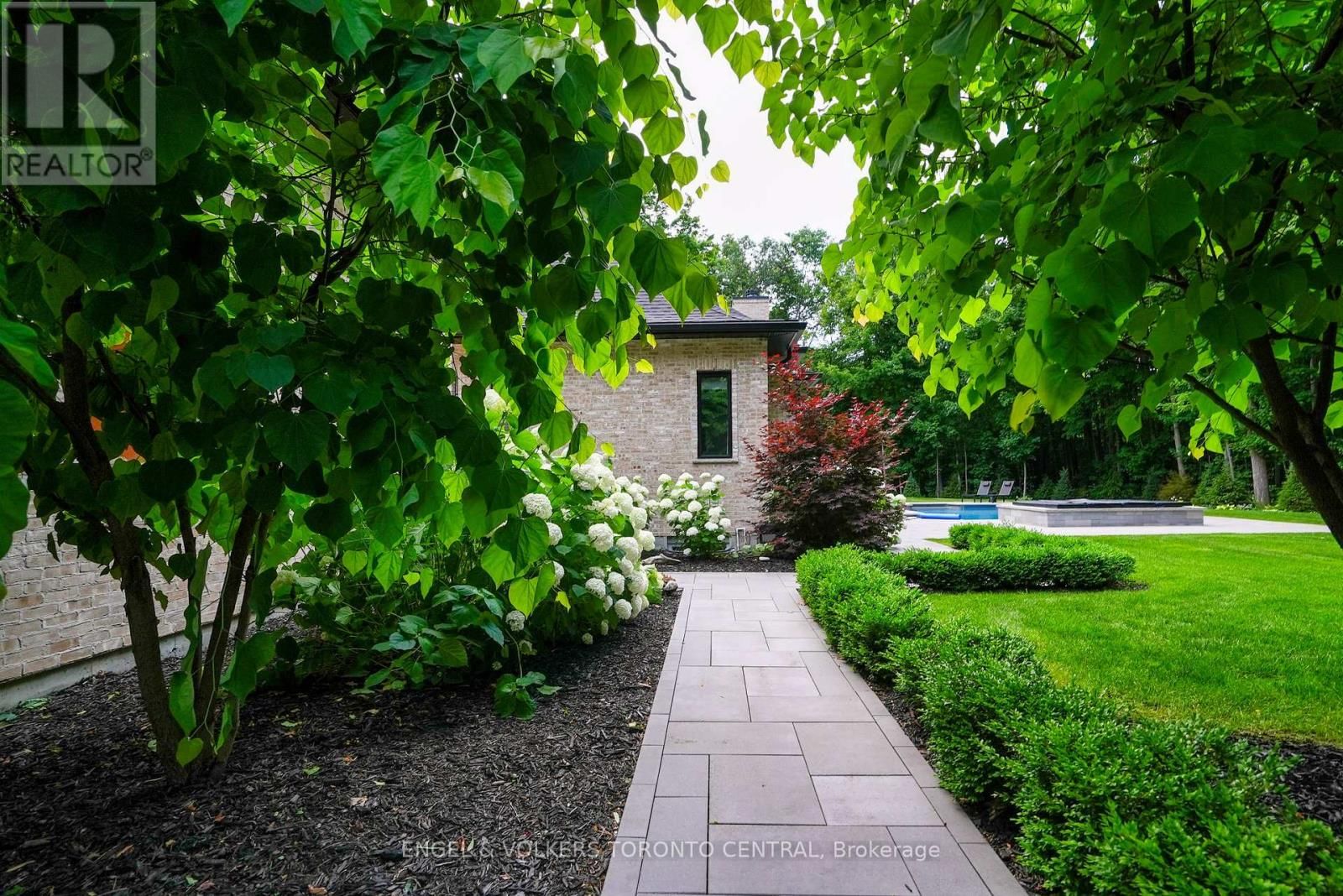 7 APTO COURT Image 41