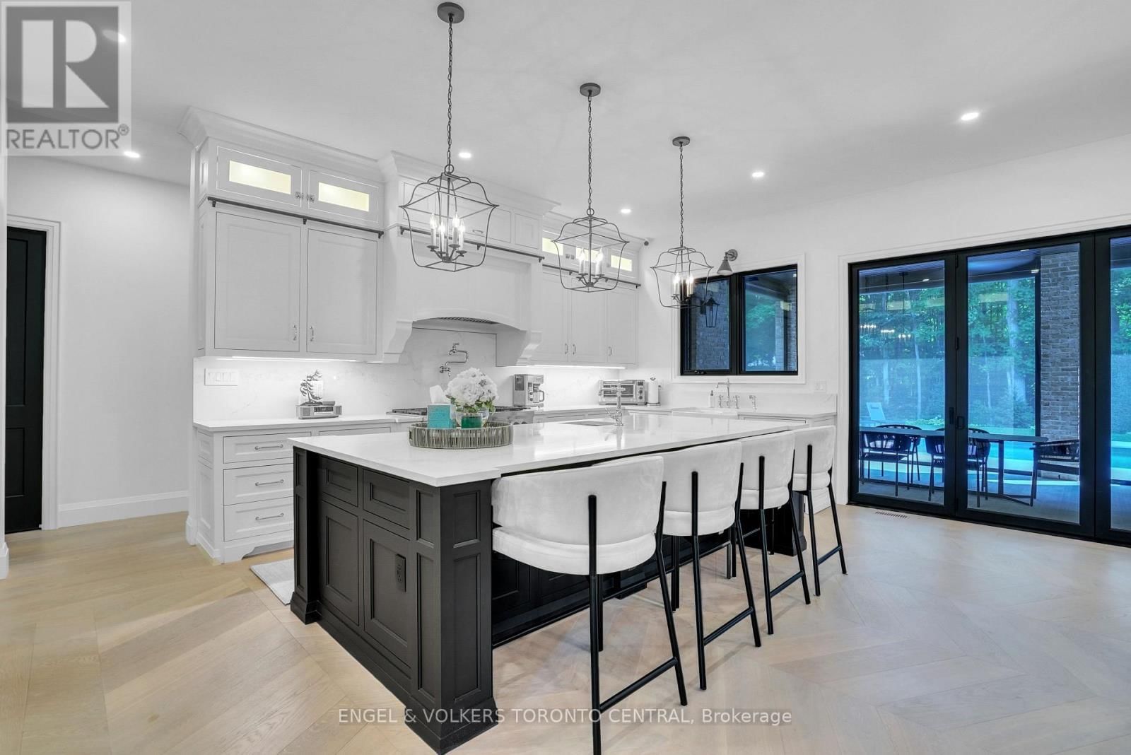 7 APTO COURT Image 5