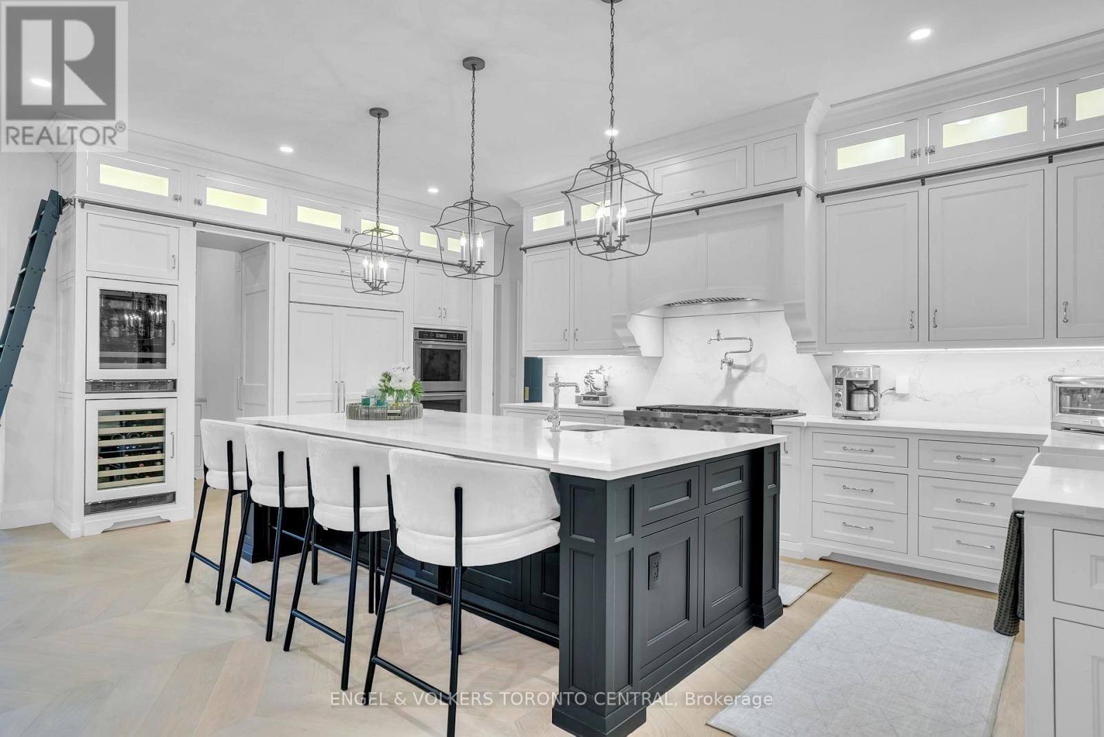 7 APTO COURT Image 6