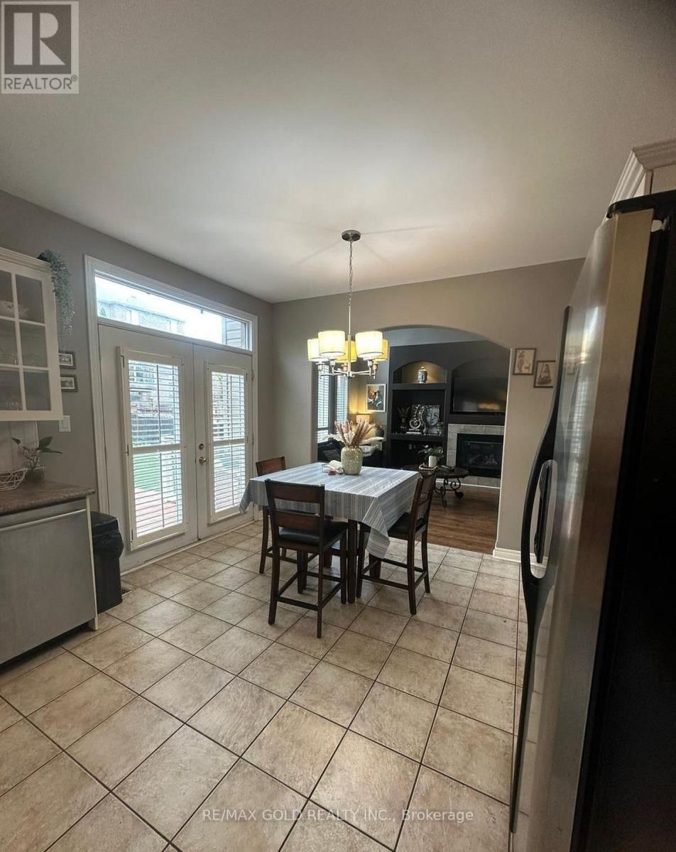 28 SOVEREIGN'S GATE Image 14