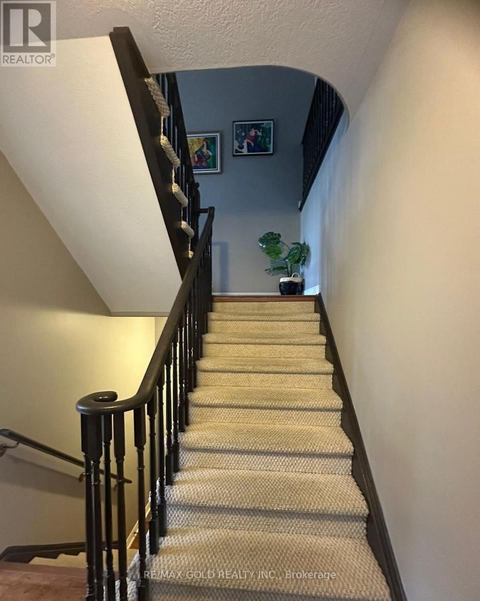 28 SOVEREIGN'S GATE Image 15