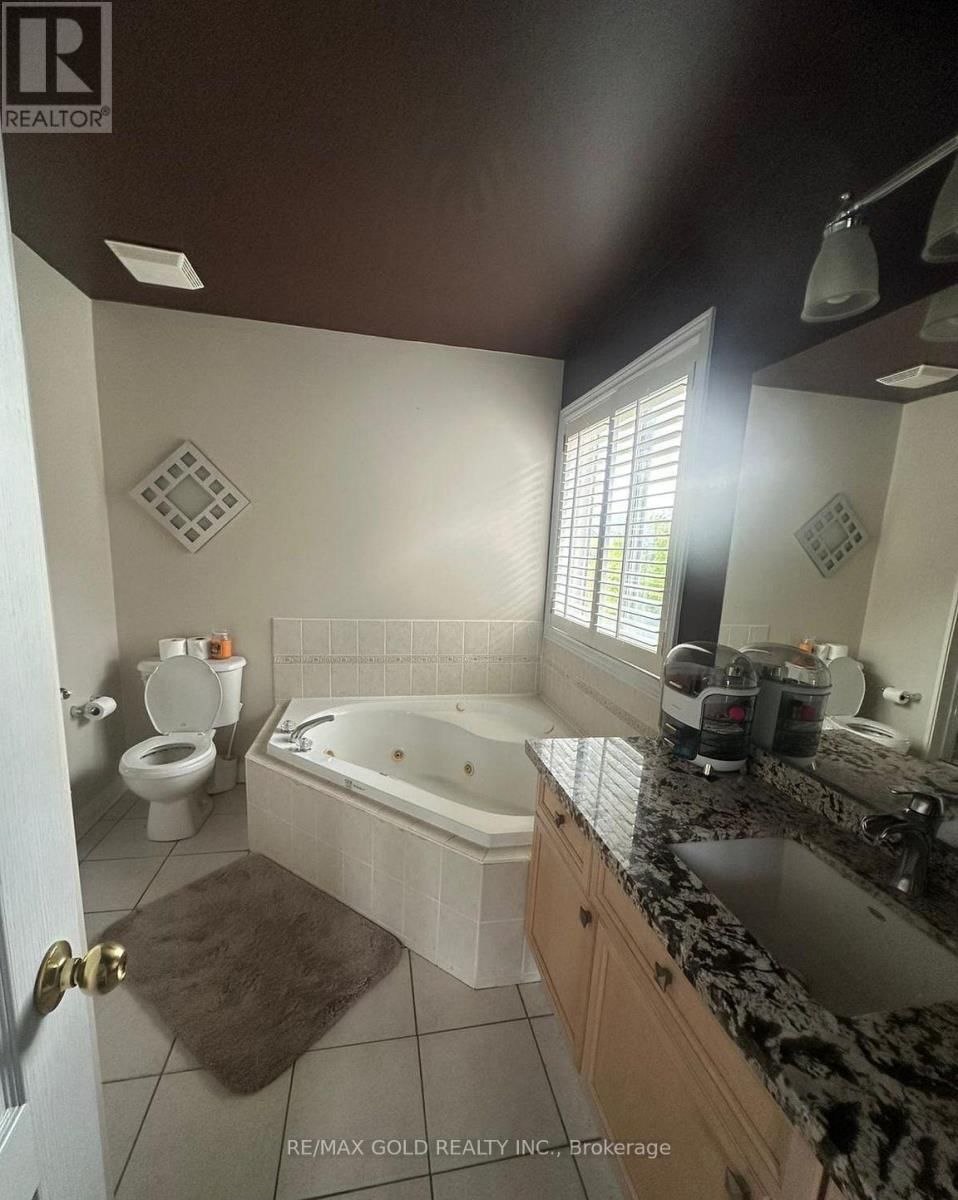 28 SOVEREIGN'S GATE Image 19