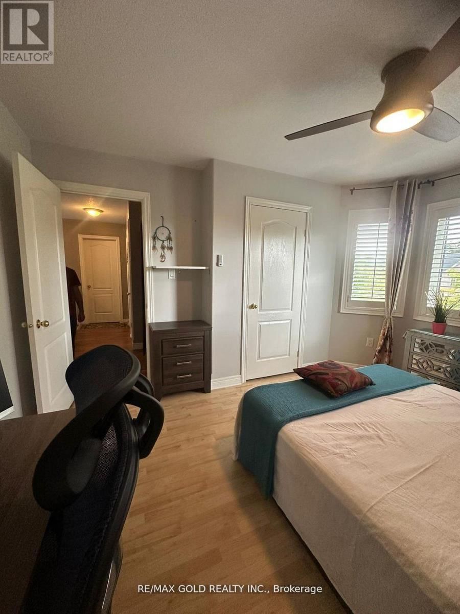 28 SOVEREIGN'S GATE Image 20