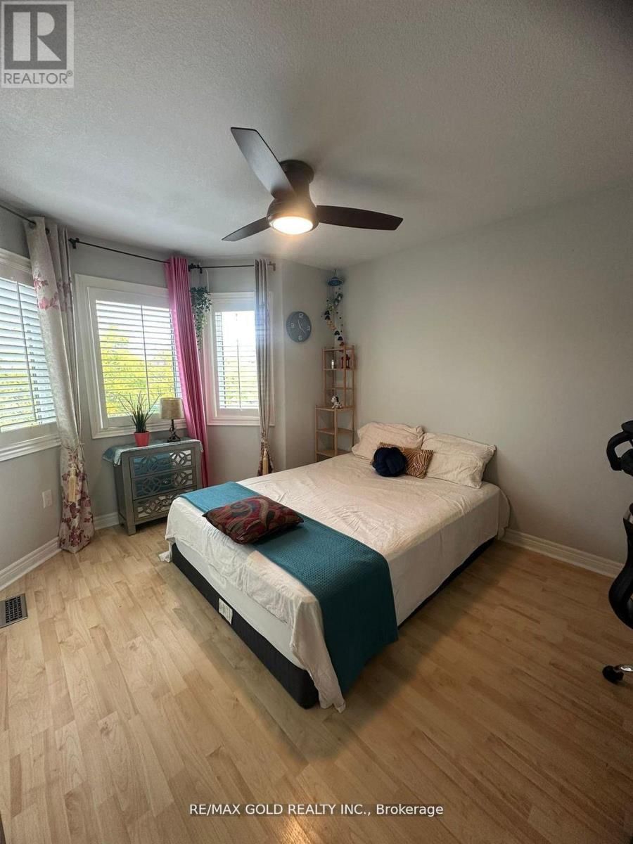 28 SOVEREIGN'S GATE Image 21