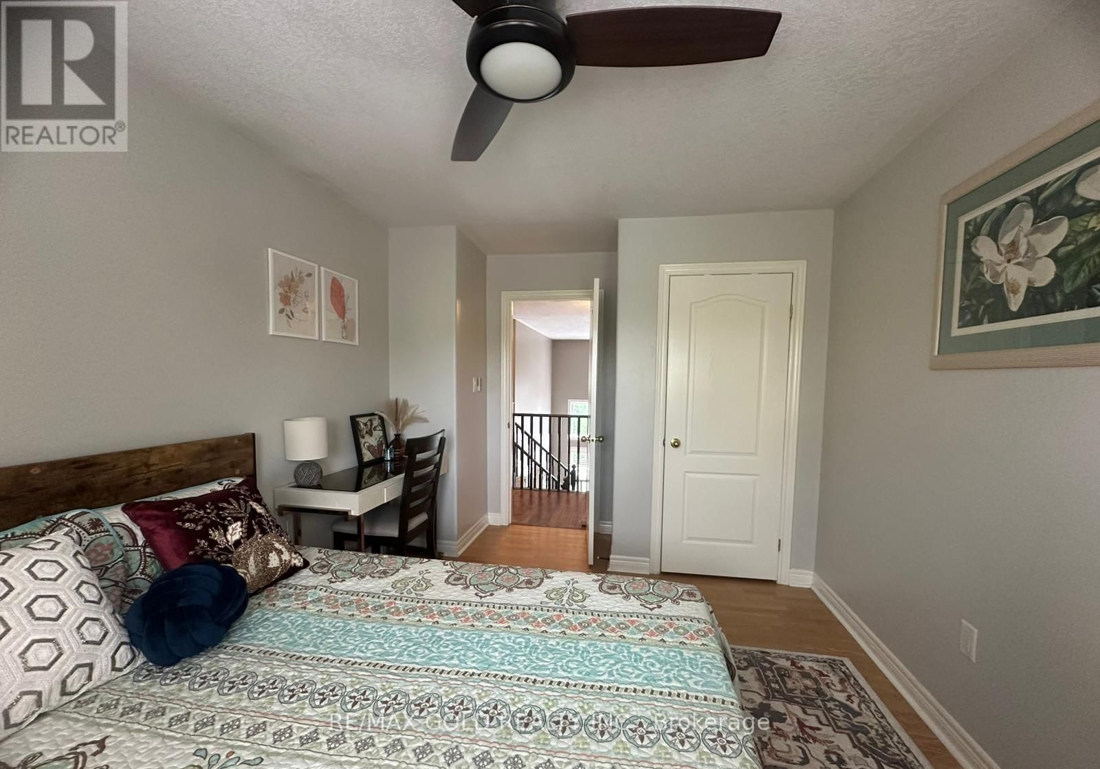 28 SOVEREIGN'S GATE Image 24