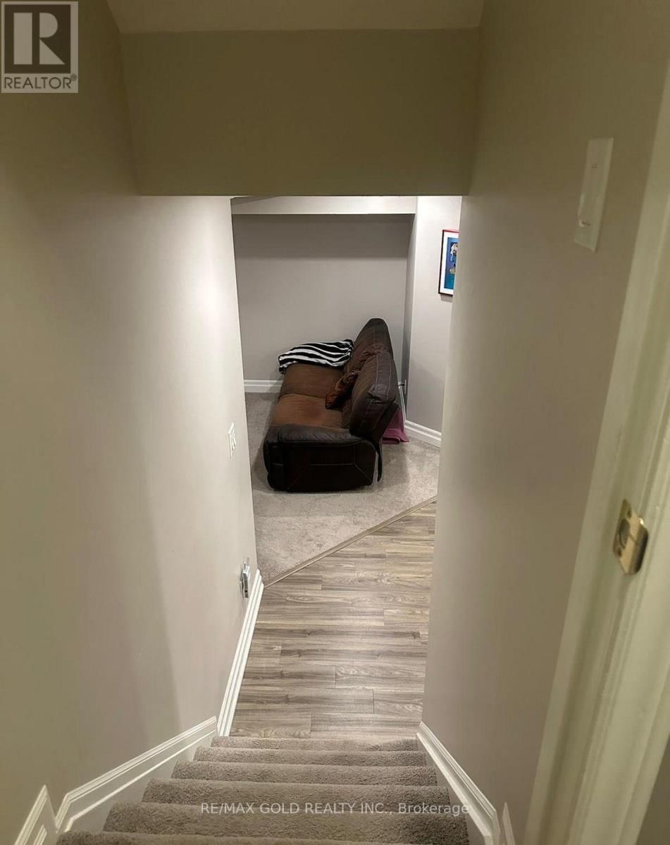 28 SOVEREIGN'S GATE Image 27