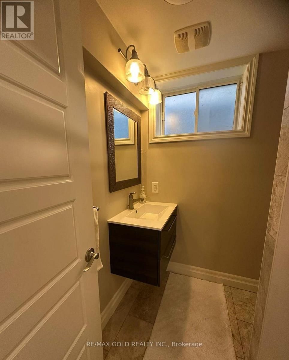 28 SOVEREIGN'S GATE Image 30