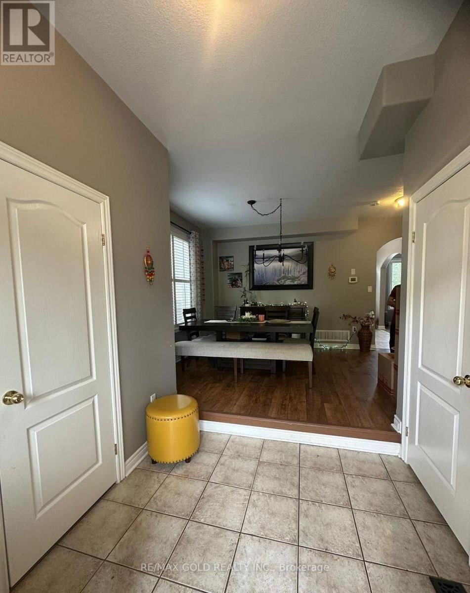 28 SOVEREIGN'S GATE Image 5