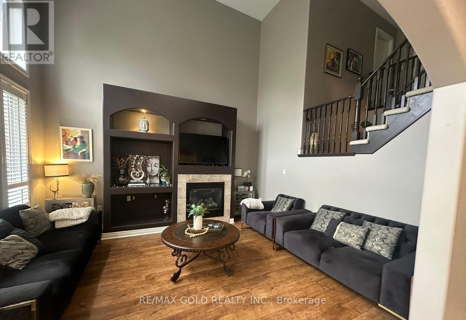 28 SOVEREIGN'S GATE Image 8