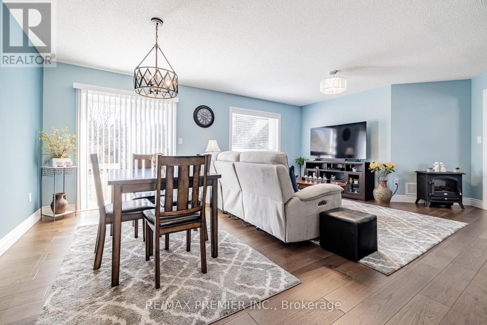 20 CRANBERRY HEIGHTS Image 17