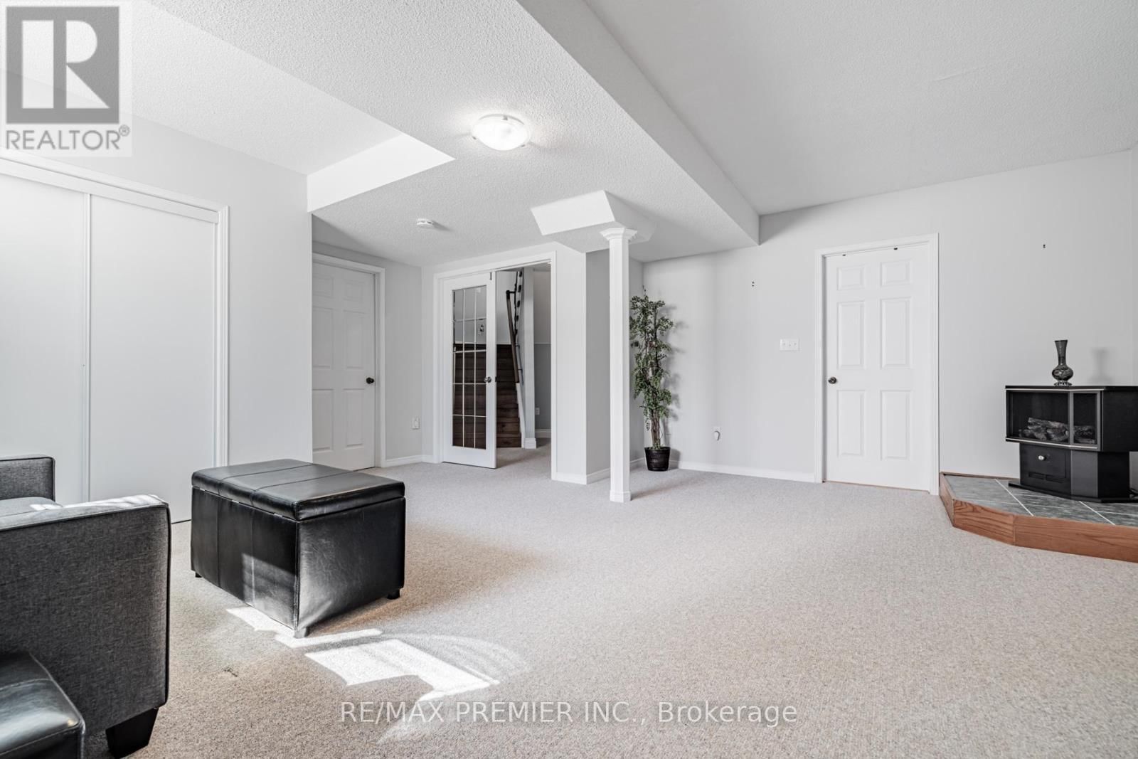 20 CRANBERRY HEIGHTS Image 7