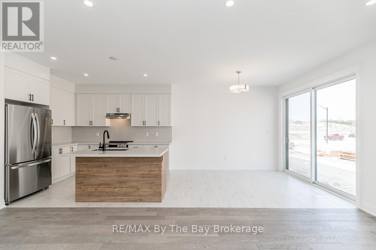 3 ROSANNE CIRCLE Image 14