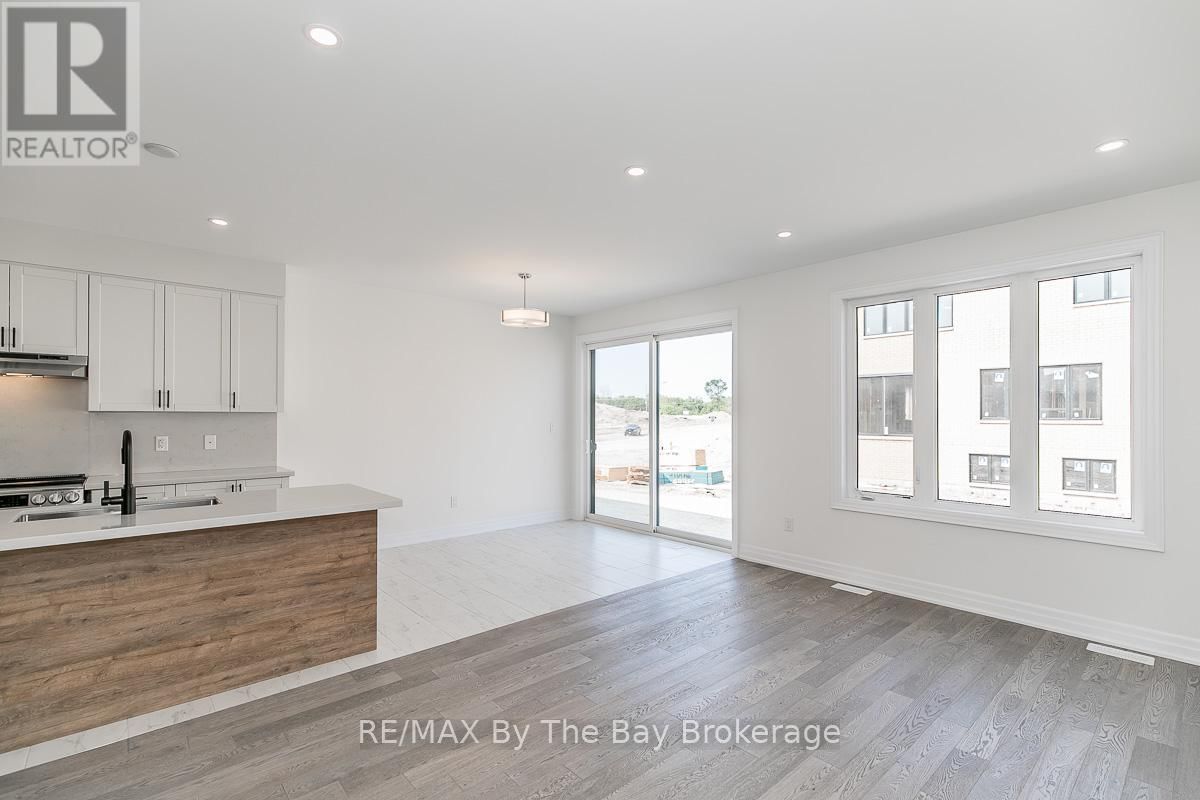 3 ROSANNE CIRCLE Image 15