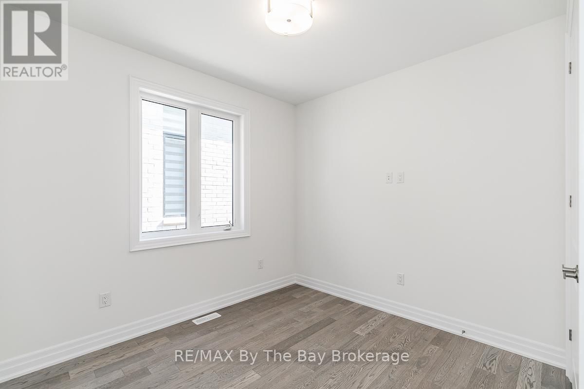 3 ROSANNE CIRCLE Image 18