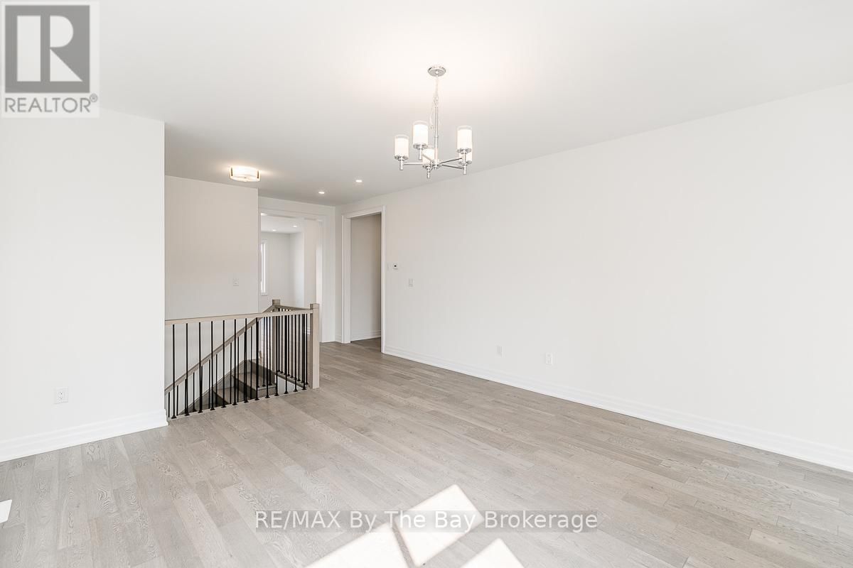 3 ROSANNE CIRCLE Image 5