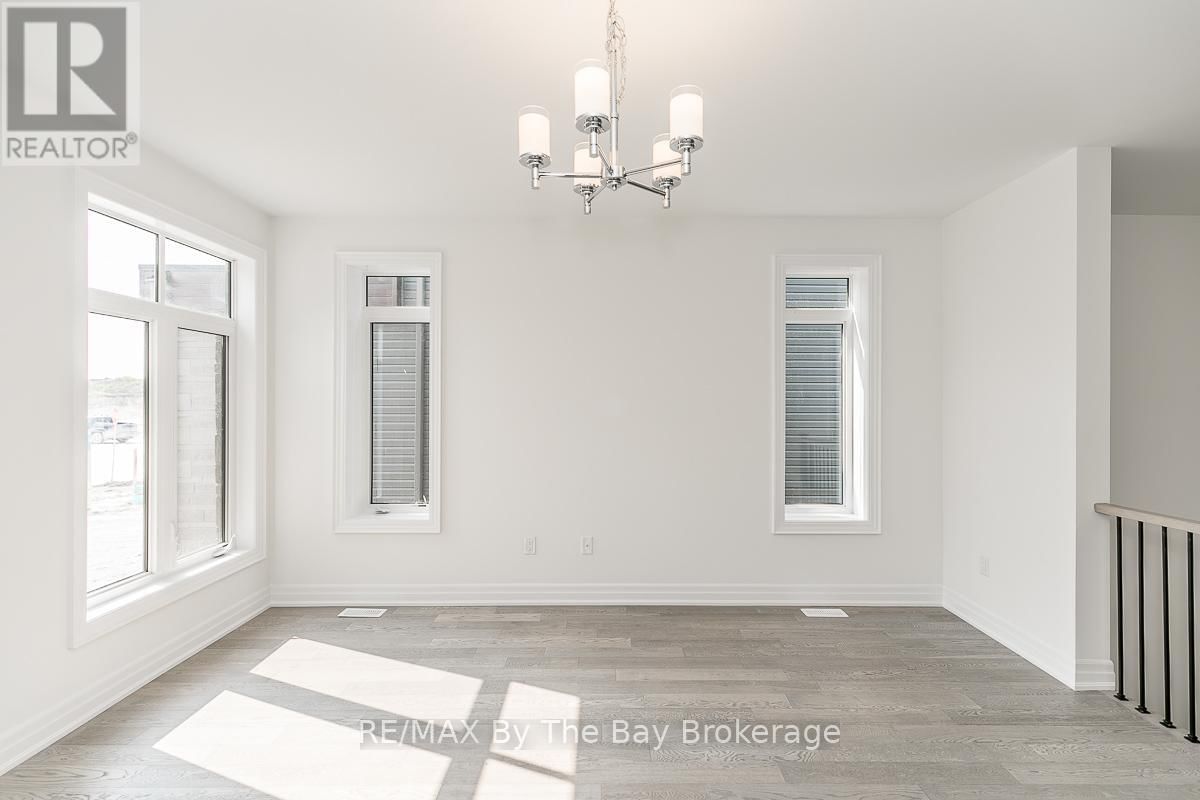 3 ROSANNE CIRCLE Image 7