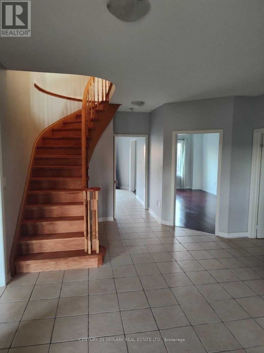 15 SURREY DRIVE Image 11