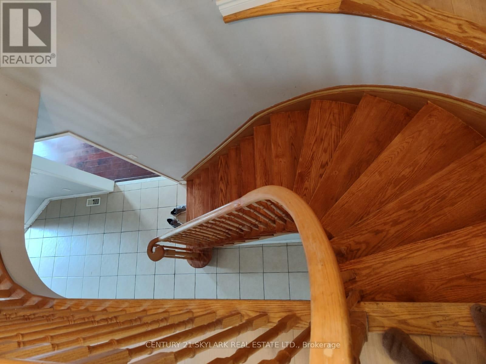 15 SURREY DRIVE Image 13