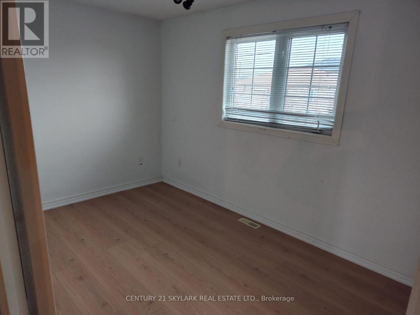 15 SURREY DRIVE Image 8