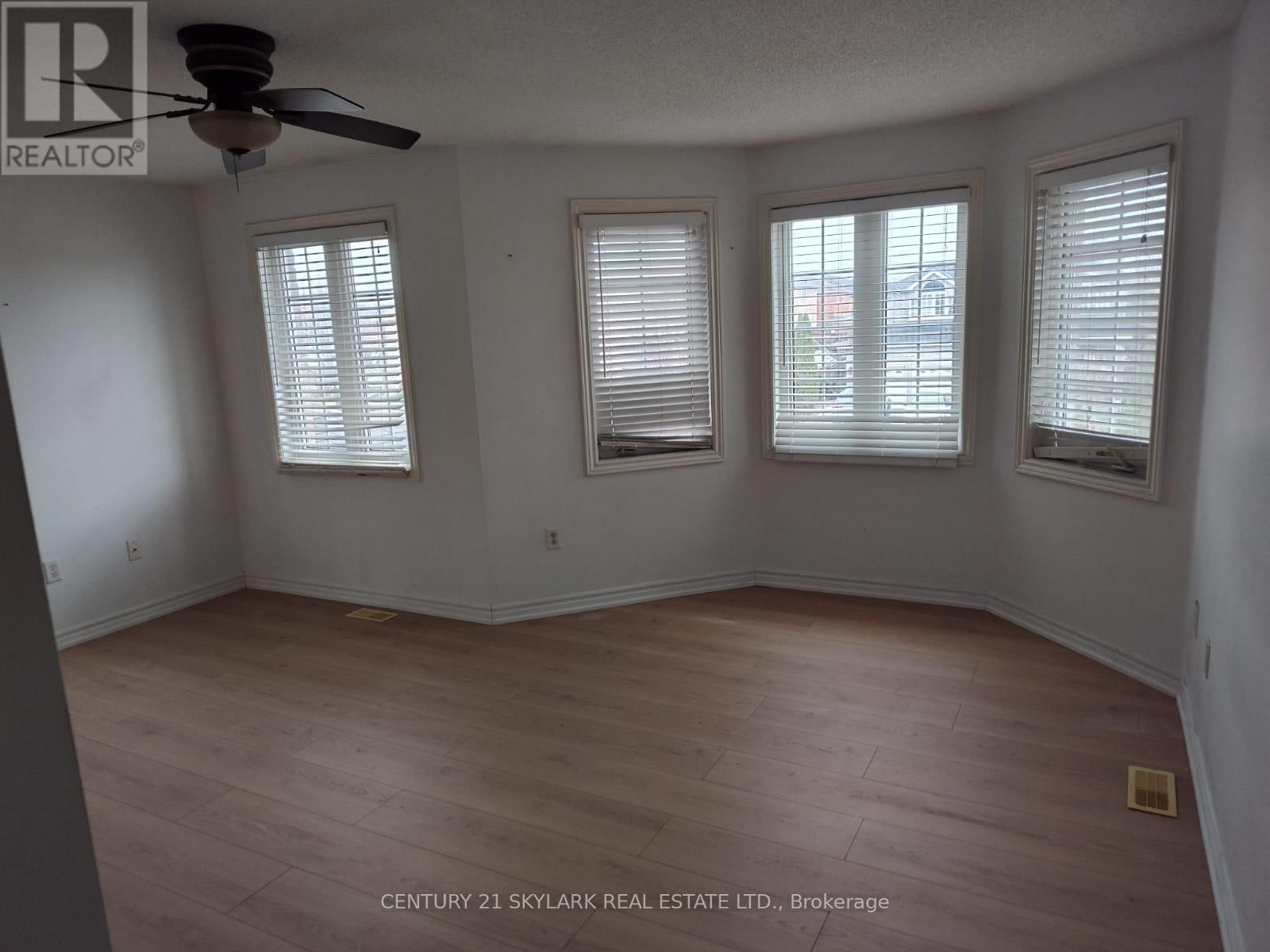 15 SURREY DRIVE Image 9