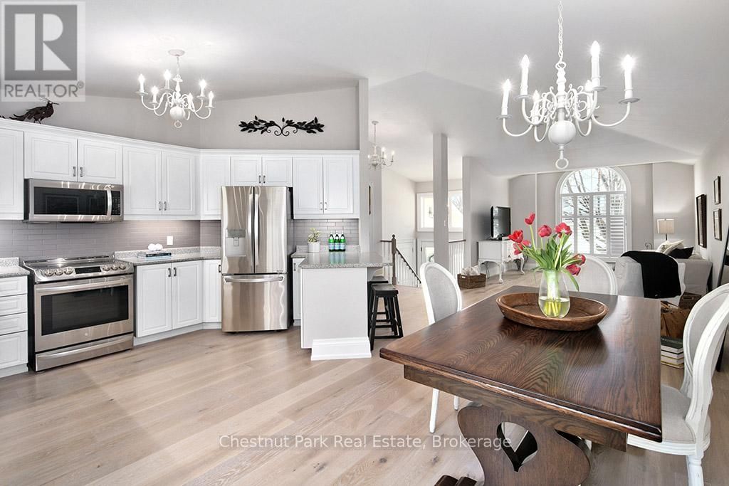 40 BARKER BOULEVARD Image 21