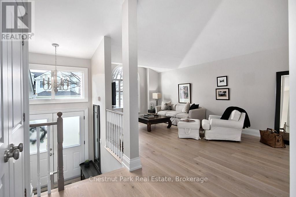 40 BARKER BOULEVARD Image 8