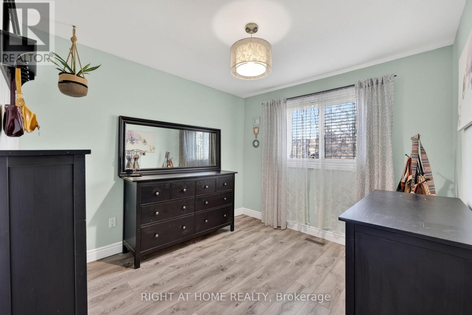 12 ELIZABETH STREET Image 14