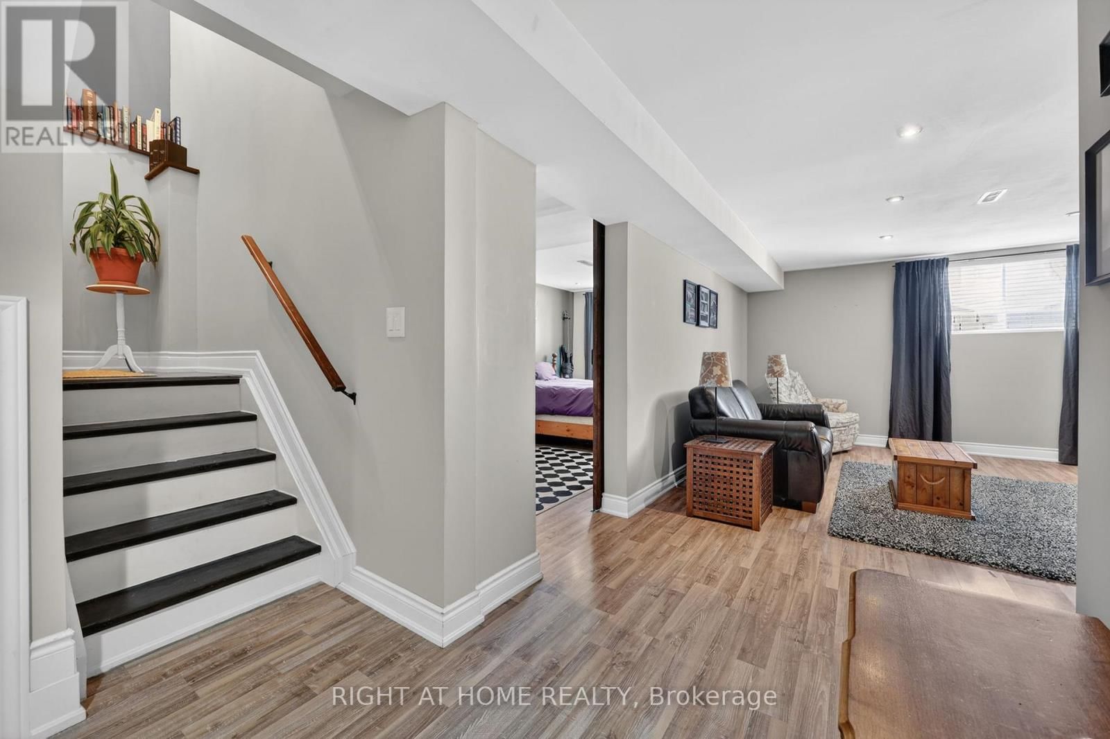 12 ELIZABETH STREET Image 25