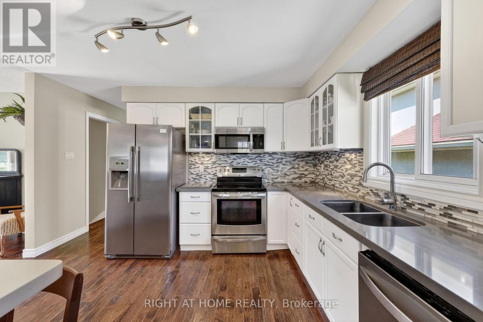 12 ELIZABETH STREET Image 7